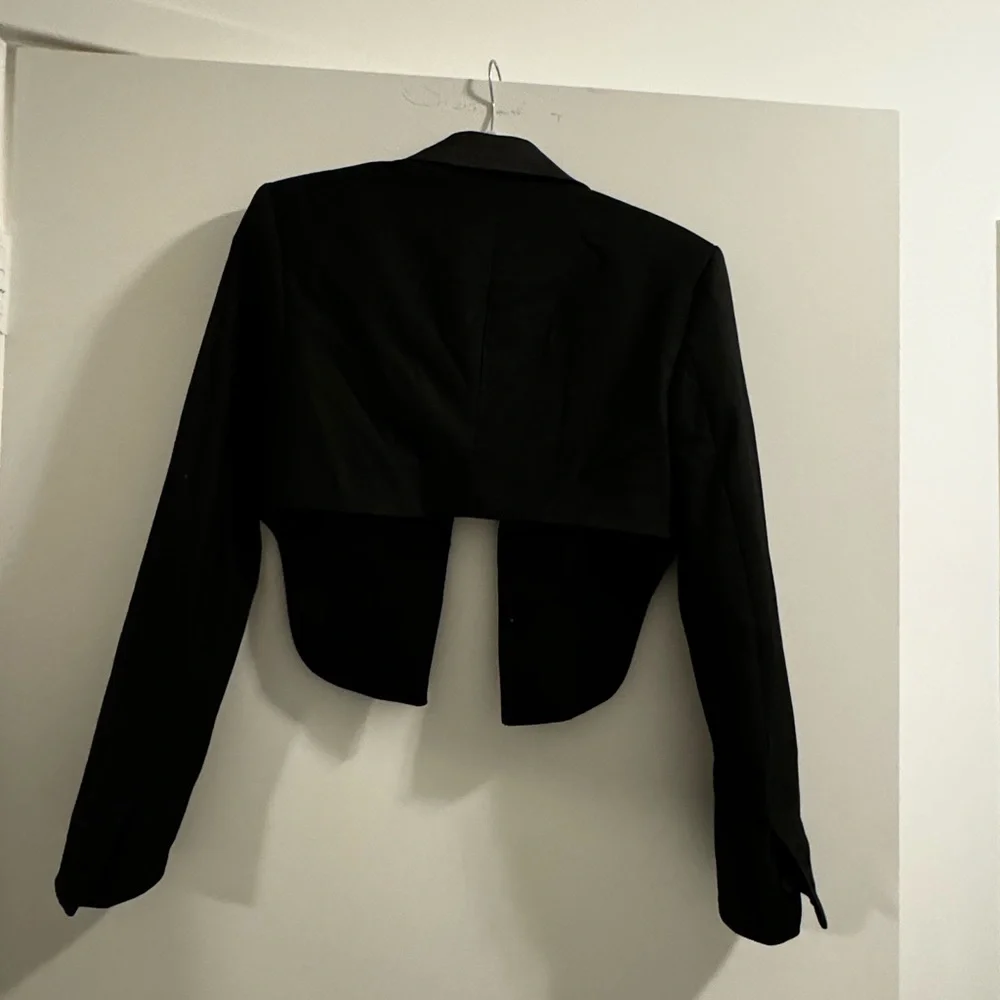 Zara Women's Black Jacket - Picture 3 of 3